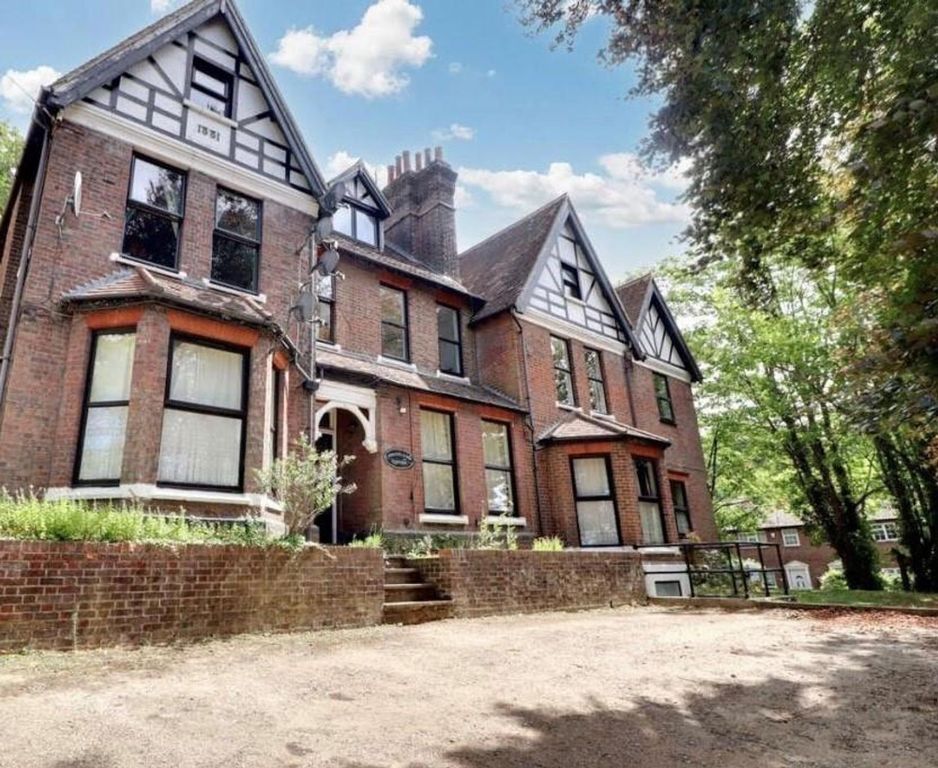 Property photo 1 of 6