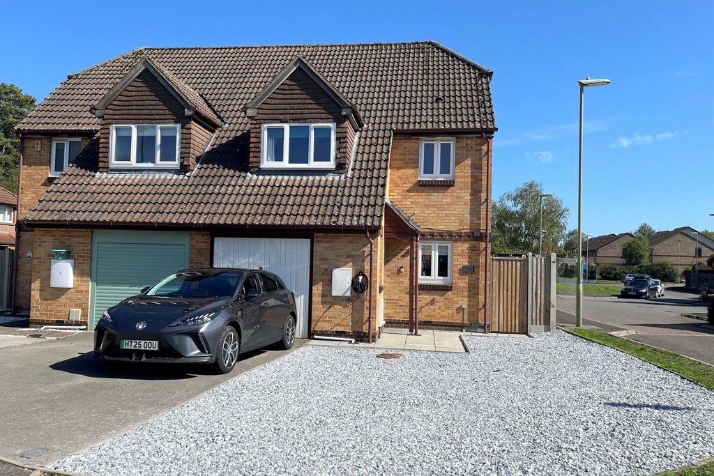 Property photo 1 of 17 Picture No. 24