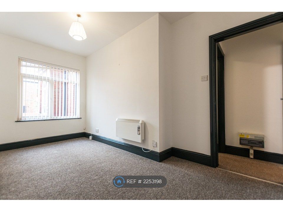 Property photo 3 of 6 Bedroom