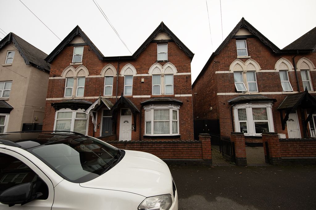 Property photo 1 of 42