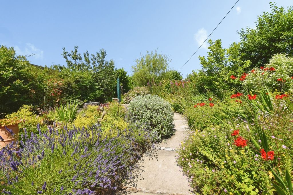 Property photo 3 of 20 Pbox-Img.Jpg