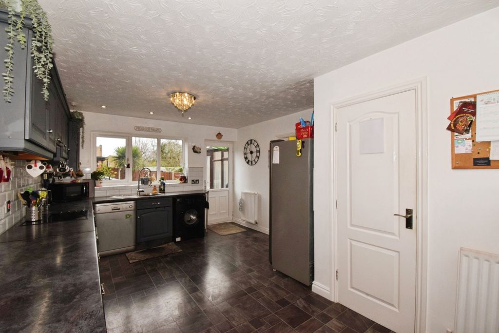 Property photo 3 of 27 Pbox-Img.Jpg