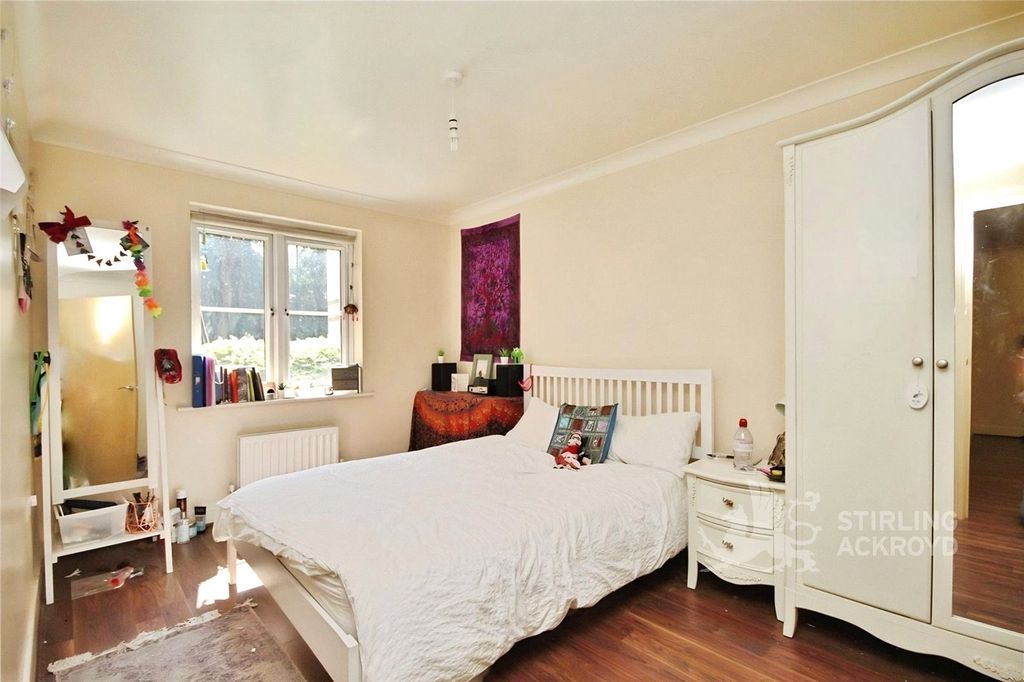 Property photo 3 of 8 Bedroom