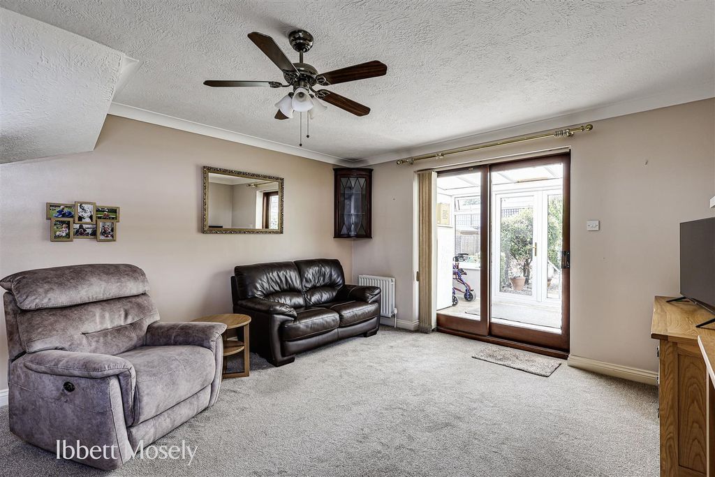 Property photo 2 of 11 4 Reception Room.Jpg