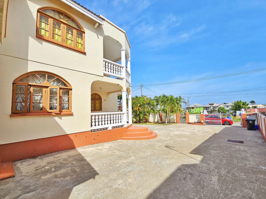 Property photo 2 of 18