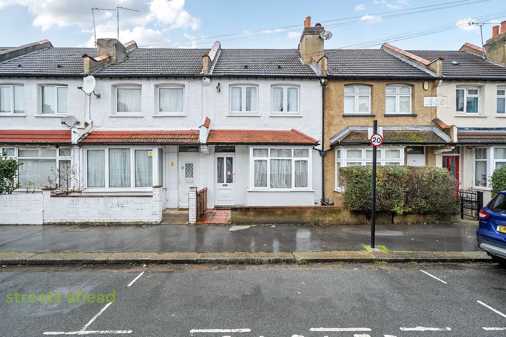 Property photo 1 of 16 826Dbfd6-Cbe3-45E...