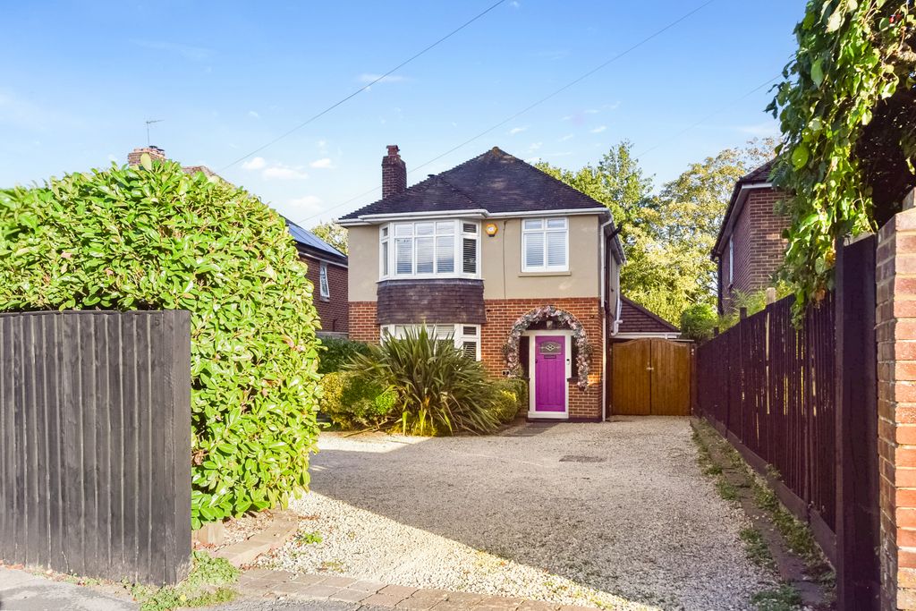 Property photo 1 of 32