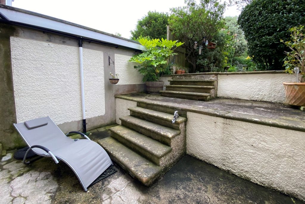Additional image 5 of 2 bed flat for saleWalmer Castle Road, Deal CT14