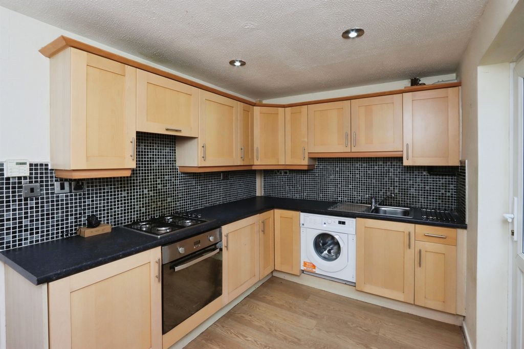 Property photo 3 of 13