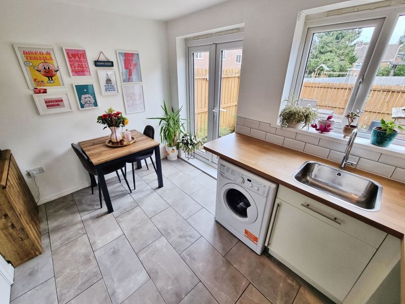 Property photo 3 of 12 Photo 5