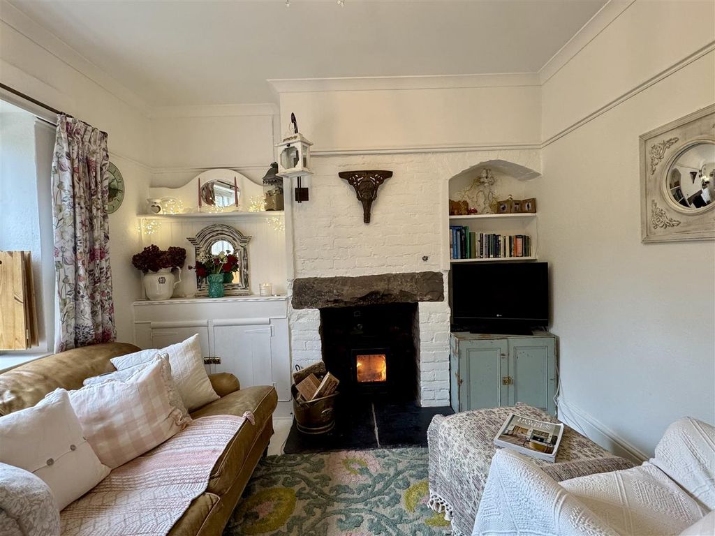 Property photo 3 of 25 Living Room