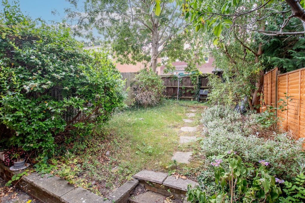 Property photo 2 of 14 Garden