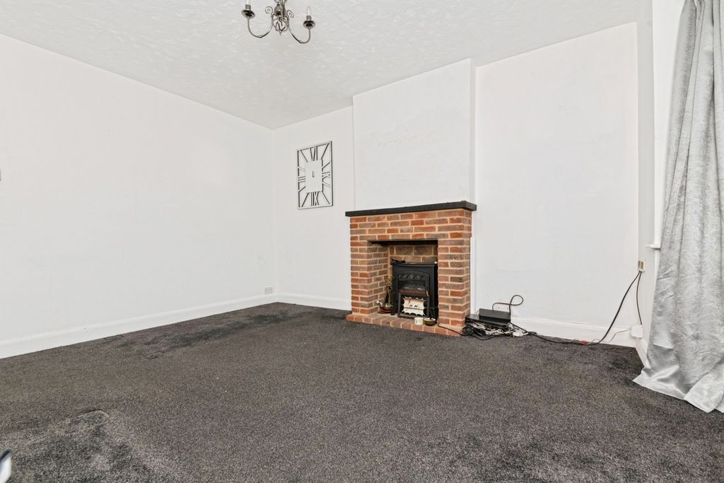 Property photo 2 of 14 Living Room