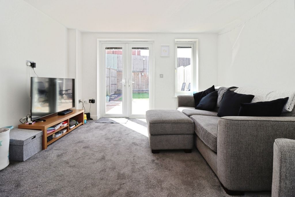 Property photo 2 of 17 Pbox-Img.Jpg