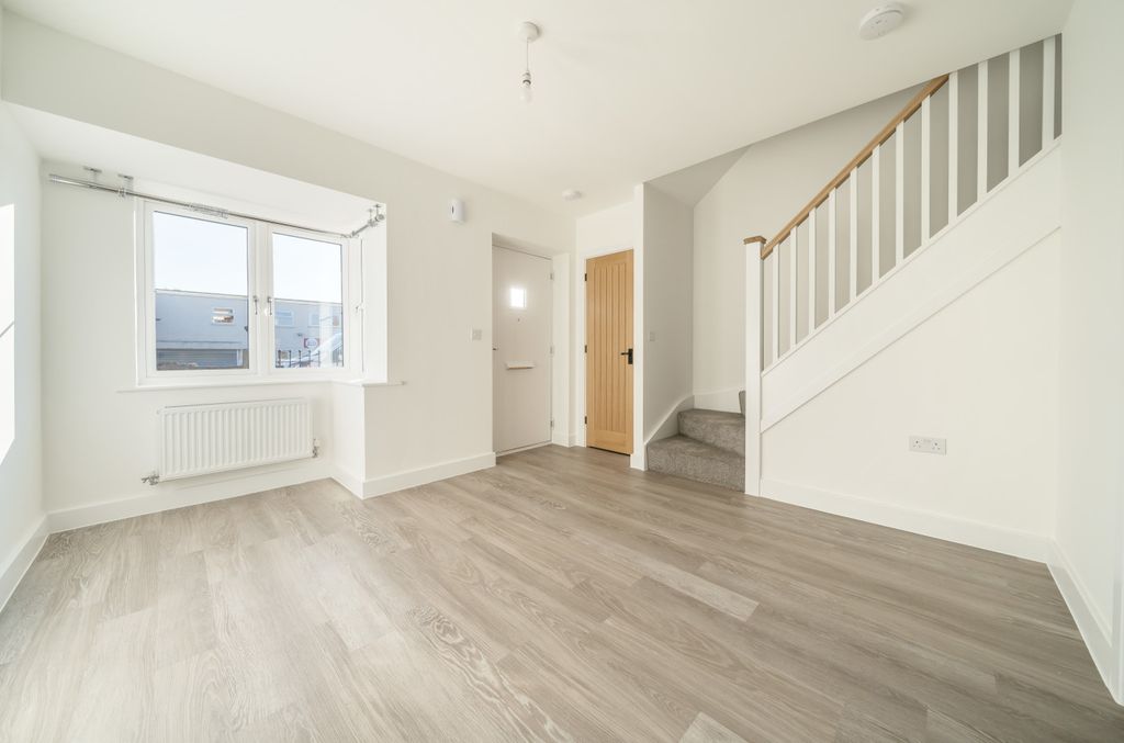 Property photo 3 of 12 927045 (2).Jpg