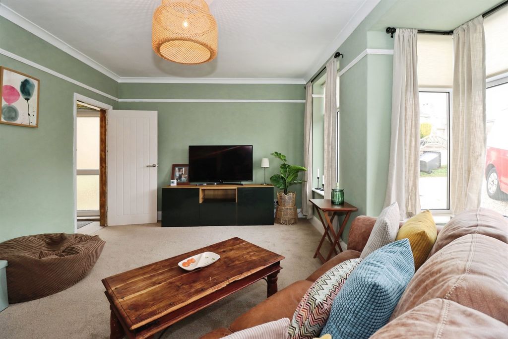 Property photo 3 of 17