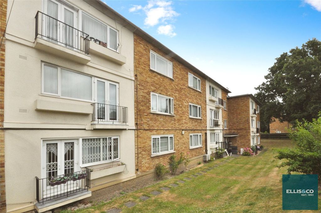 Property photo 1 of 10 Picture No. 05