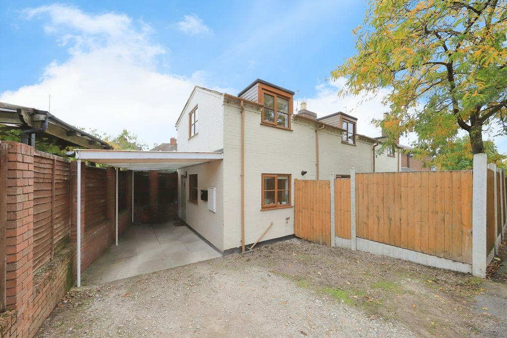 Property photo 2 of 17 Photo