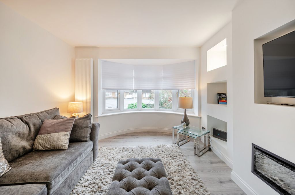 Property photo 2 of 9 1397704-22-6964cc...