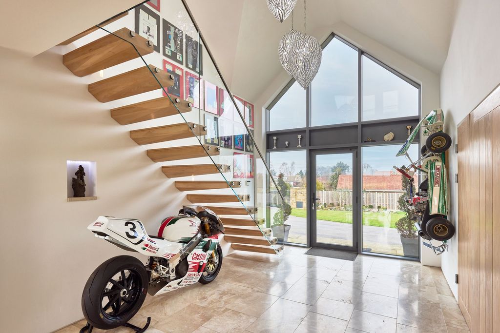 Property photo 1 of 45