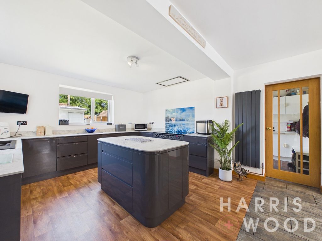 Property photo 2 of 57 4877132
