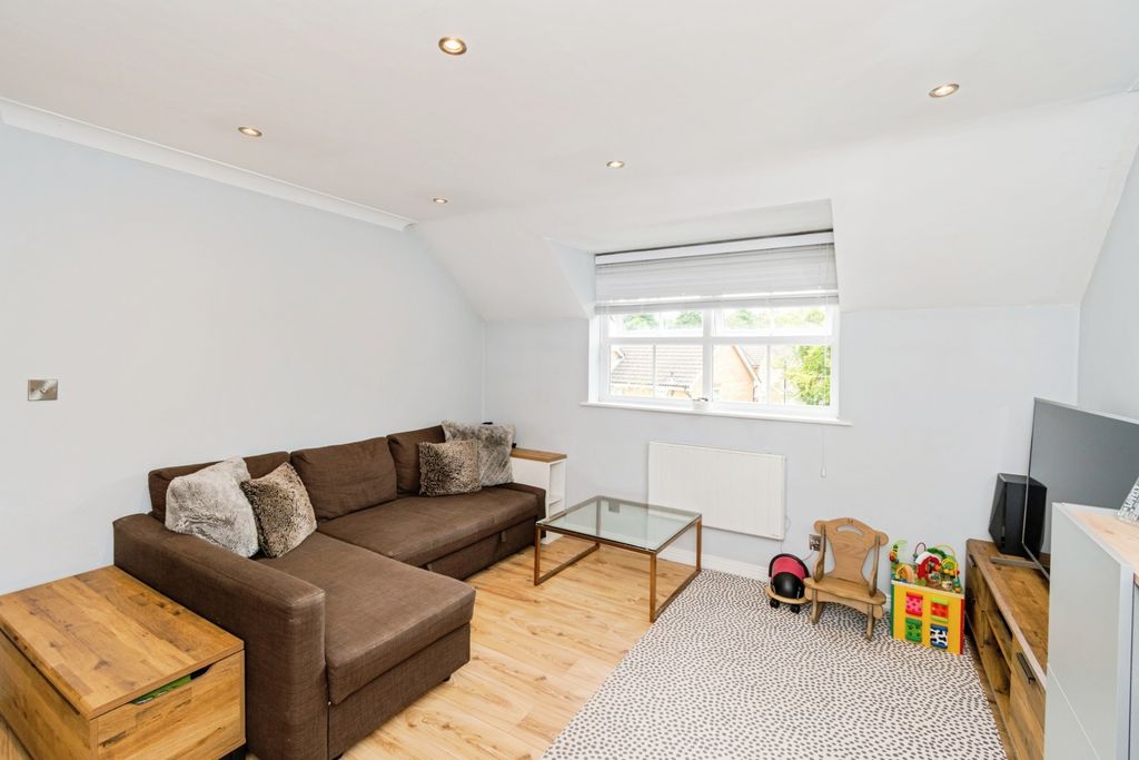 Property photo 3 of 16 Photo