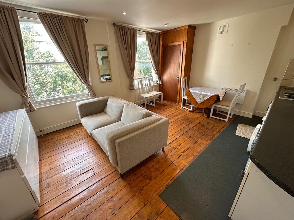 Property photo 1 of 21 Beautifully Presented One-Bedroom Flat Near Highbury & Islington