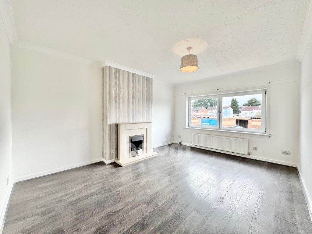Property photo 3 of 20 Linburn Road, Penilee Lounge Pic