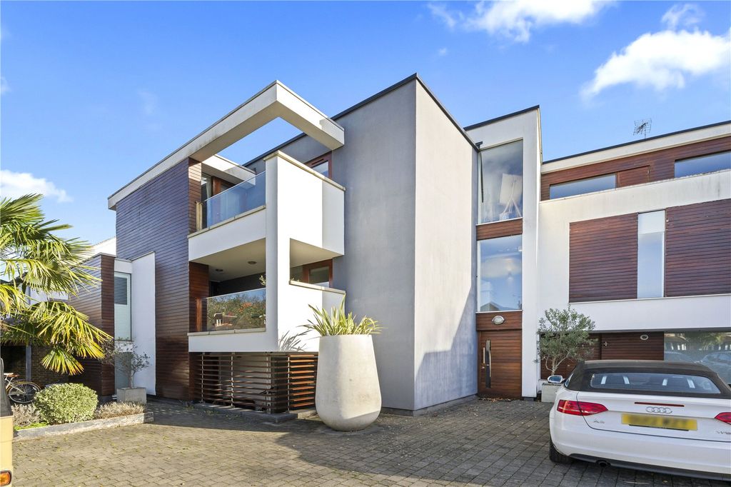 Property photo 2 of 12 Picture No. 45