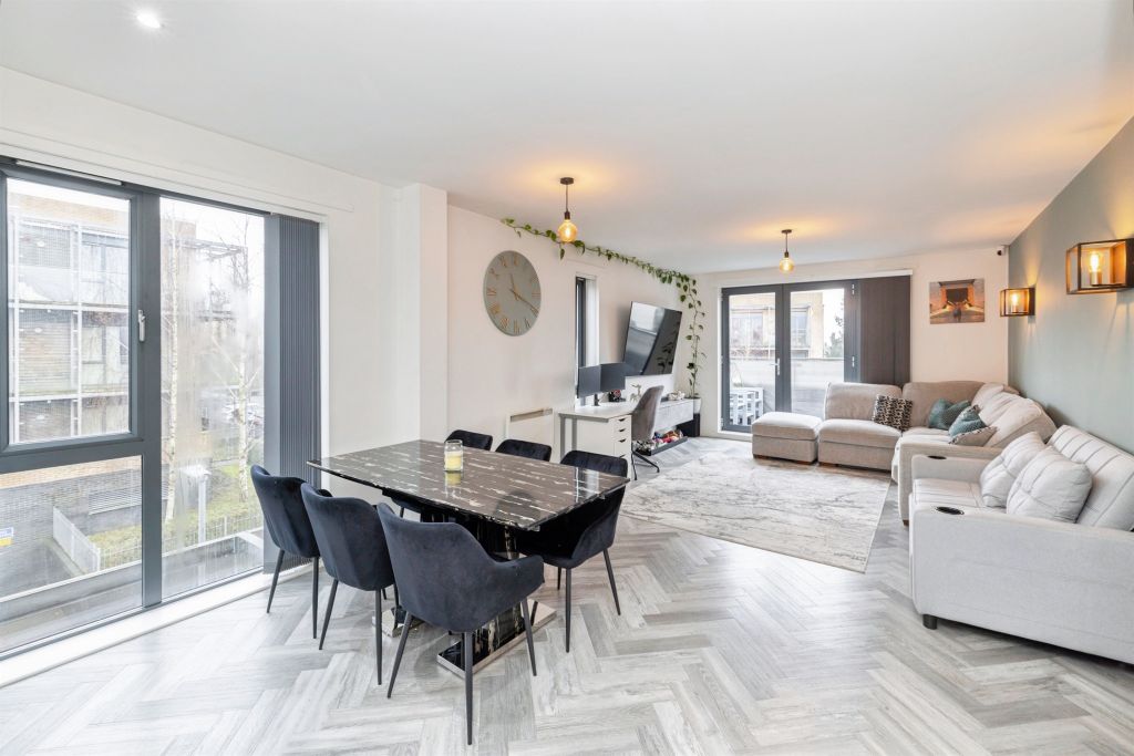 Property photo 3 of 23