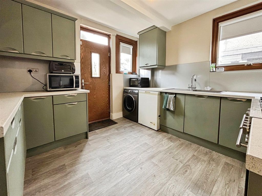 Property photo 3 of 20 Kitchen