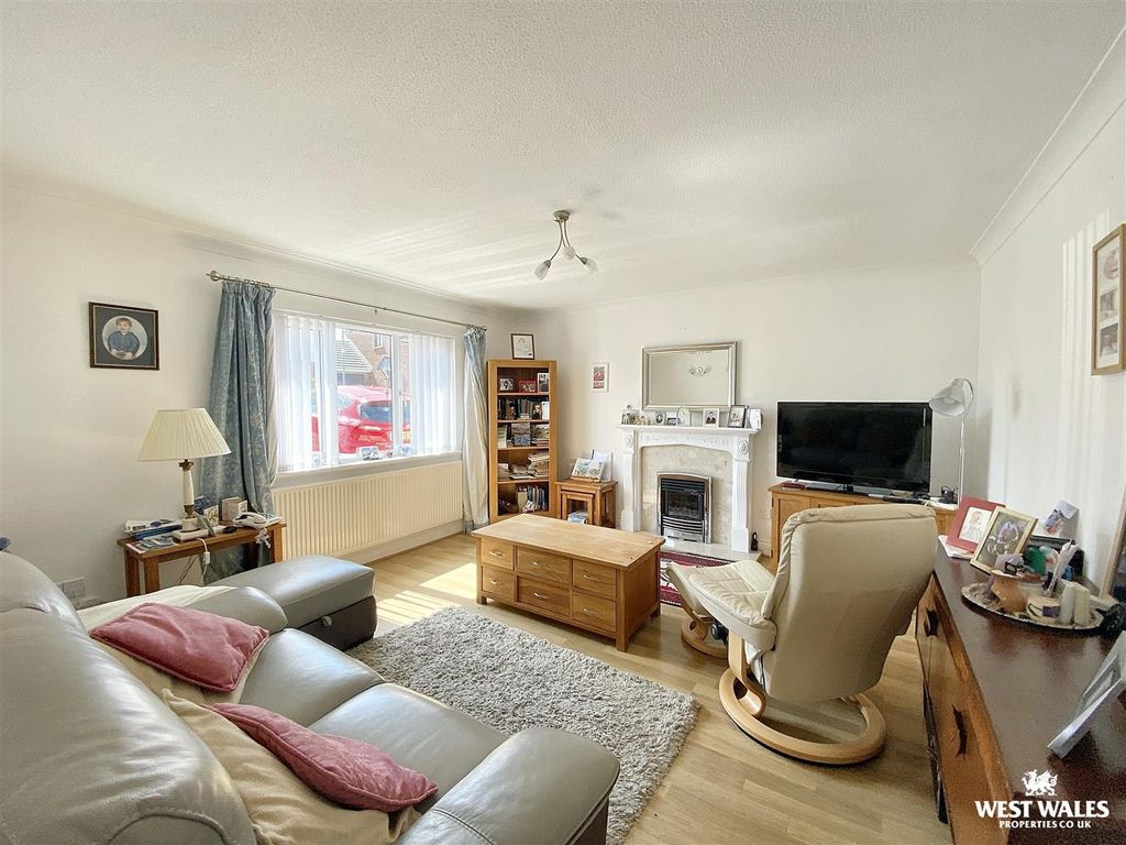 Property photo 2 of 15 Img_9344.Jpg