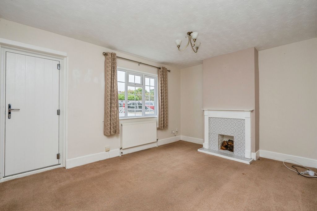 Property photo 3 of 19