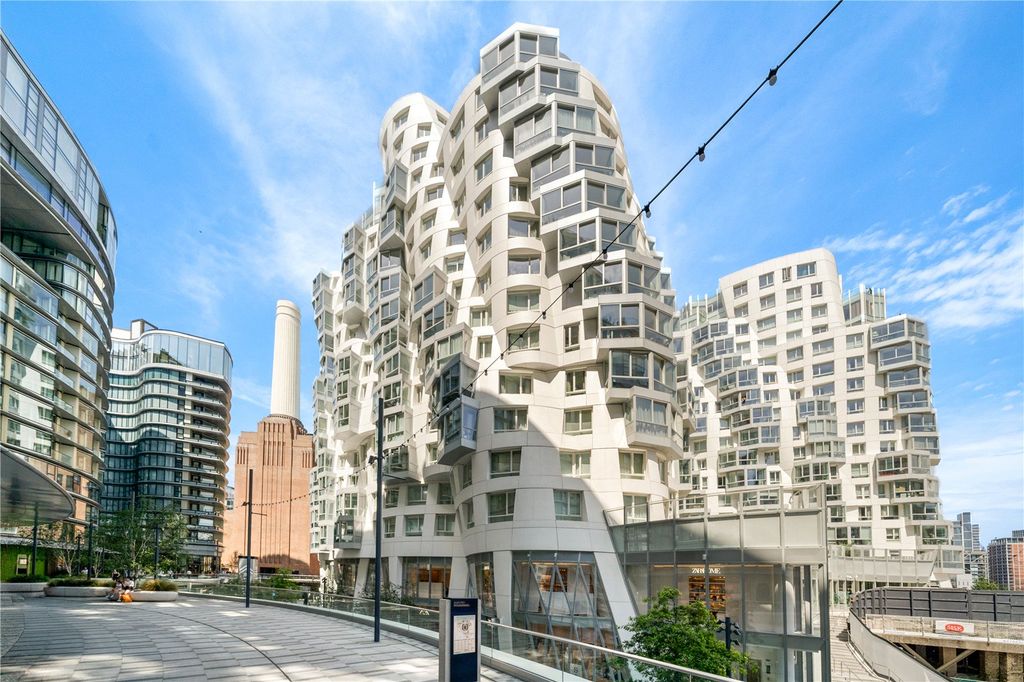 Property photo 1 of 7 Wilshire House
