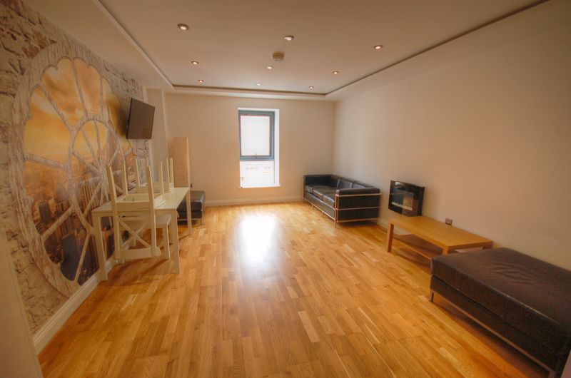 Property photo 3 of 7 Photo 4