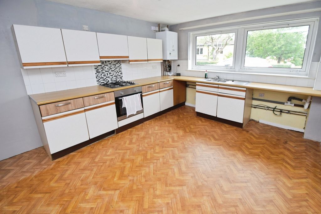 Property photo 2 of 12 6B75d989-Kitchen