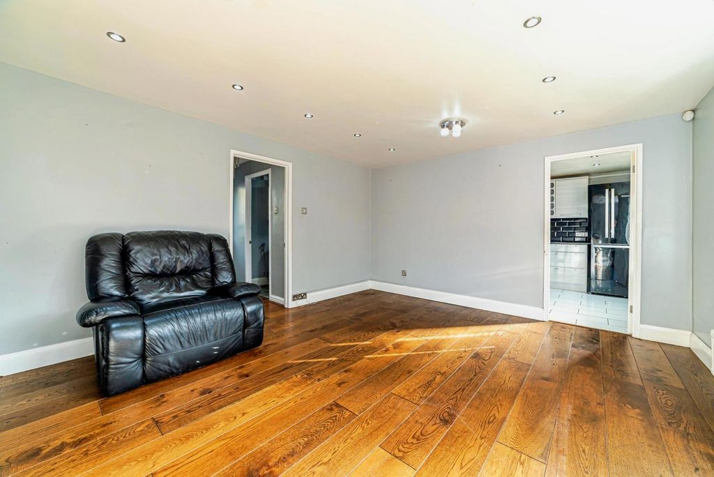 Property photo 2 of 13 Pbox-Img.Jpg