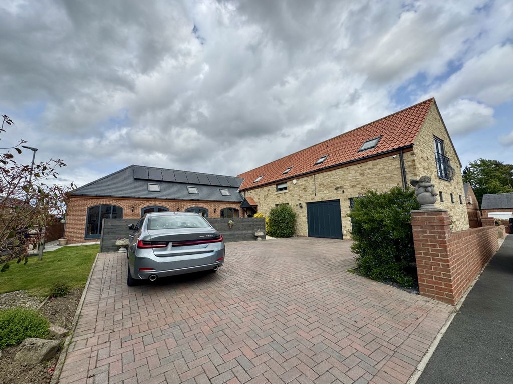 Property photo 3 of 66 Img_9329
