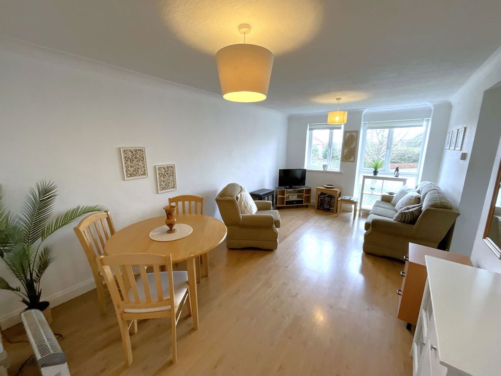 Property photo 2 of 8