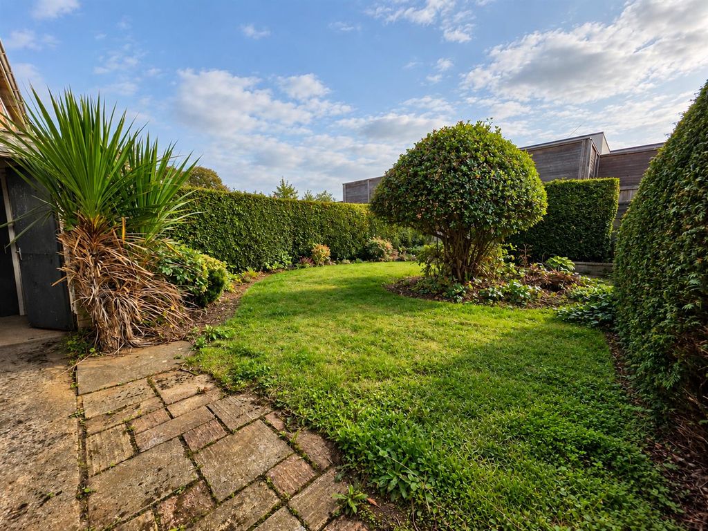 Property photo 3 of 13