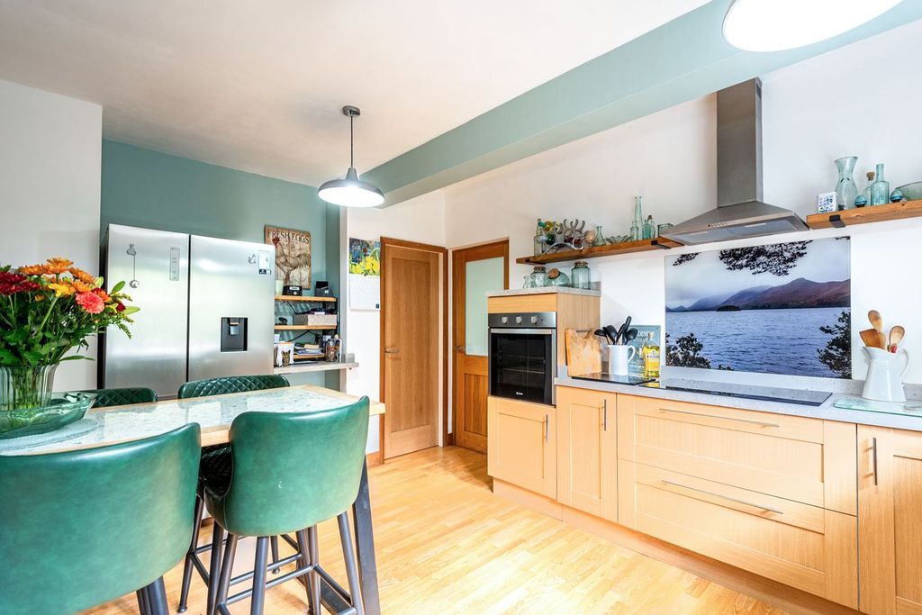 Property photo 3 of 24 Dining Kitchen