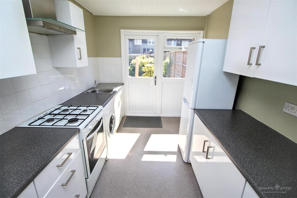 Property photo 2 of 12 Kitchen