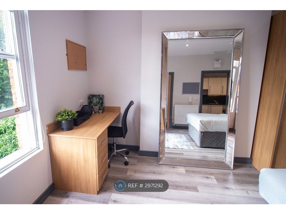 Property photo 2 of 11