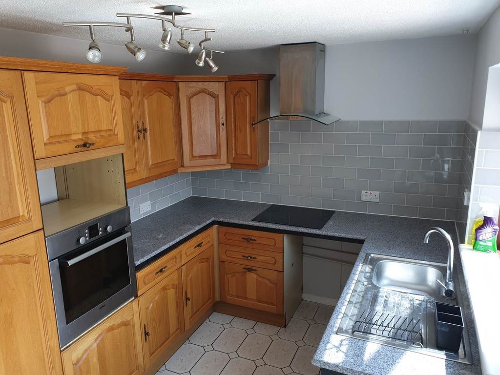 Property photo 2 of 8 Netherway 26 New Kitchen
