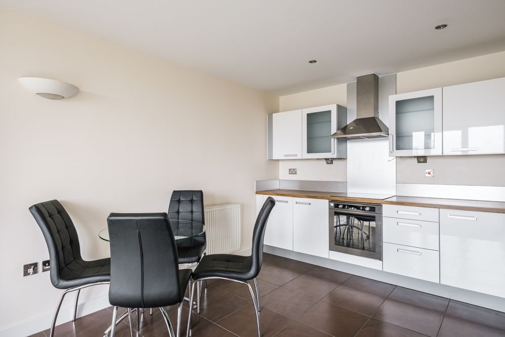 Property photo 2 of 11 Kitchen