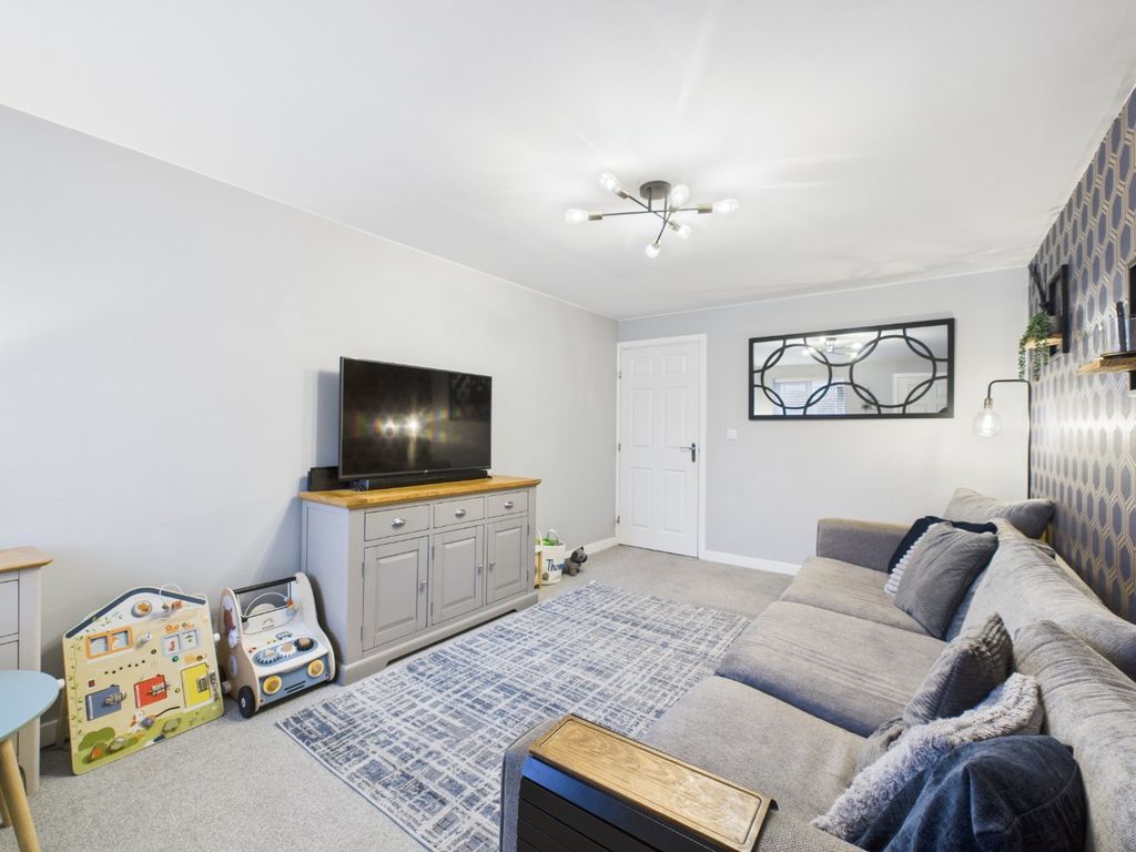 Property photo 2 of 16 4835404