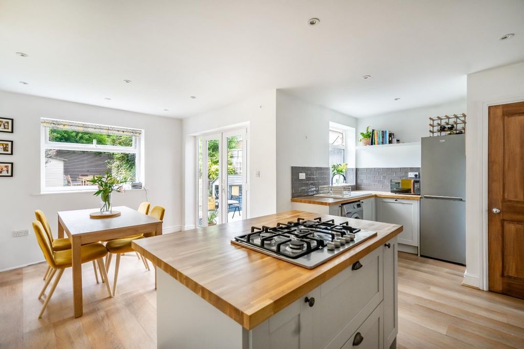 Property photo 3 of 17 69Jt-11.Jpg