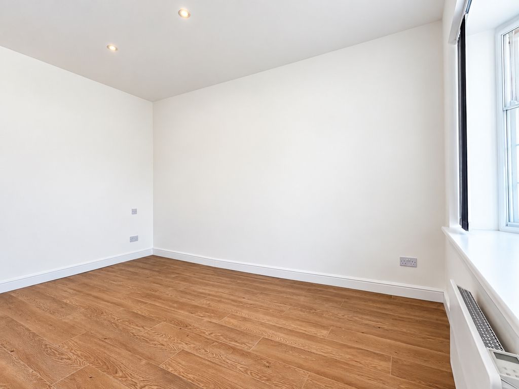 Property photo 3 of 6 Df412Da0-1E9c-451A-A8F4-75426Ff674d7