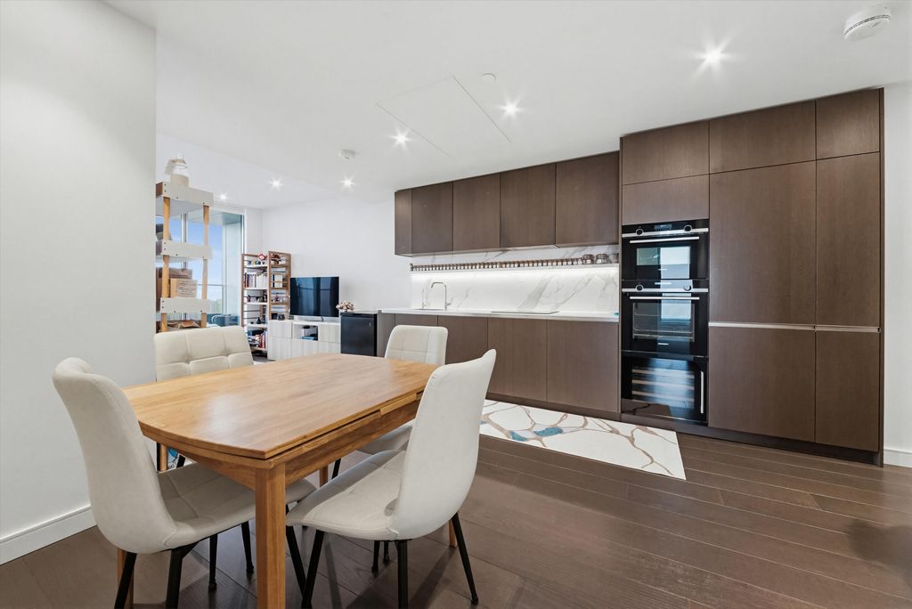 Property photo 2 of 15 Image