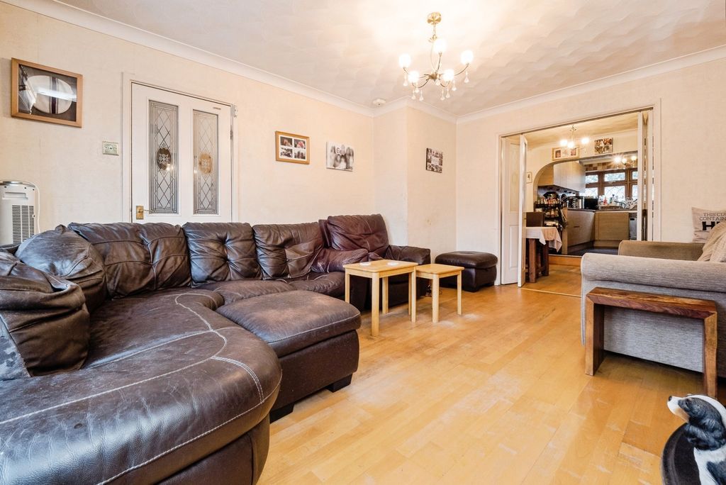 Property photo 2 of 20 Pbox-Img.Jpg